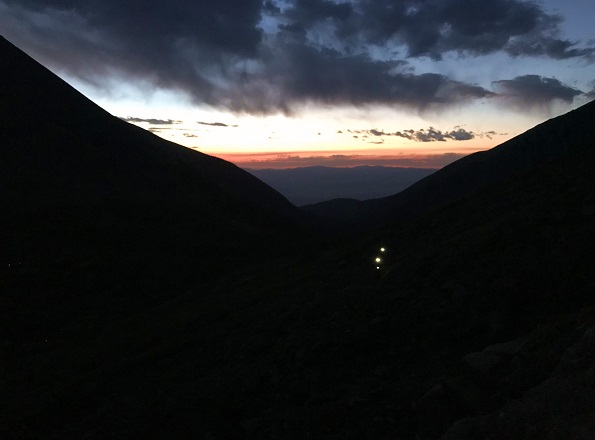 5 hikers below IMG_7034